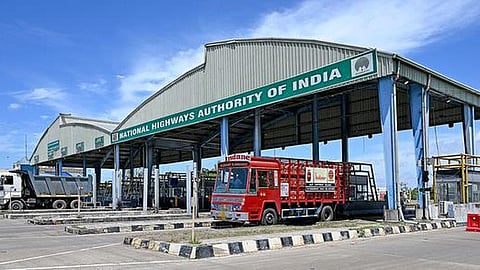 மத்திய அரசுக்கு சுங்க கட்டணம் மூலம் ரூ.1.44 லட்சம் கோடி வருவாய்