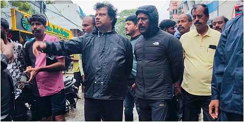 சைதாப்பேட்டையில் மழையால் பாதிக்கப்பட்ட பகுதிகளில் அமைச்சர் மா.சுப்பிரமணியன் ஆய்வு செய்தார்.