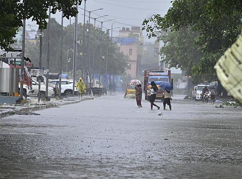 திருவள்ளூரில் தொடர் மழையால் இயல்பு வாழ்க்கை பாதிப்பு