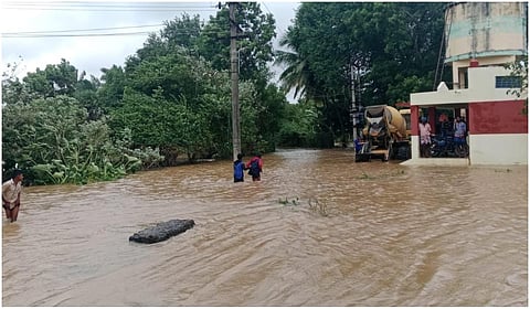 விழுப்புரம் மாவட்டத்தில் கொட்டி தீர்த்த கனமழை
