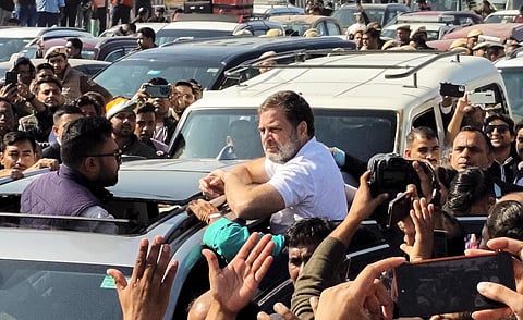 உ.பி.யின் சம்பல் நகருக்கு செல்ல முயன்ற ராகுல், பிரியங்காவை தடுத்து நிறுத்திய போலீஸ்!