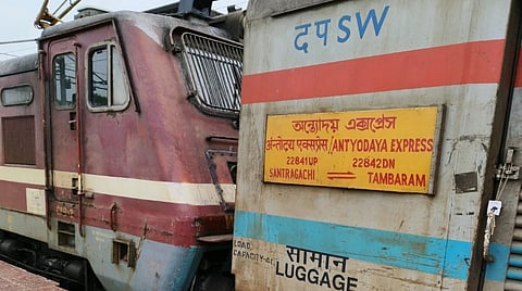 தாம்பரம் - சந்த்ரகாச்சி சிறப்பு ரயில் உட்பட 8 ரயில் சேவை நீட்டிப்பு