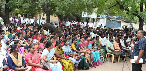 விசிக கொடிக்கம்ப விவகாரம்: மதுரையில் 1,000+ அரசு ஊழியர்கள் போராட்டமும் பரபரப்பும்