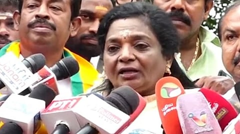 முதல்வர் குடும்பத்தினர் அதானியை சந்தித்தனரா? - உறுதியாக தெரிவிக்க தமிழிசை கோரிக்கை