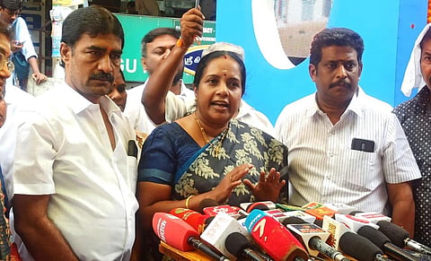 அறங்காவலர் குழுக்களை நியமிக்க முடியவில்லையெனில் அறநிலையத்துறை எதற்கு? - வானதி சீனிவாசன் கேள்வி