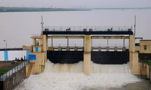 செம்பரம்பாக்கம், புழல் ஏரிகளில் இருந்து வெளியேறும் உபரி நீர் அளவு அதிகரிப்பு