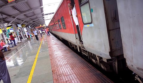 சென்னை - மைசூரு அதிவிரைவு ரயில் சாதாரண விரைவு ரயிலாக ஜன.3 முதல் மாற்றம்