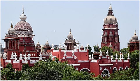 சிறைகளில் முறைகேடு: வழக்குப் பதிவு தாமதம் குறித்து தமிழக அரசுக்கு ஐகோர்ட் கேள்வி