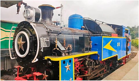 டீசல் இன்ஜின் ஆக மாற்றி மேட்டுப்பாளையத்தில் இருந்து குன்னூருக்கு மலை ரயில் சோதனை ஓட்டம்