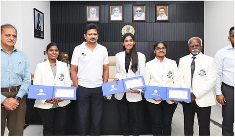 கேரம் உலக சாம்பியன்: தமிழக வீராங்கனை காசிமாவுக்கு ரூ.1 கோடி பரிசு