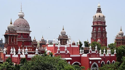 அதிமுக ஐடி பிரிவு நிர்வாகி நிர்மல்குமாரை கைது செய்ய இடைக்கால தடை