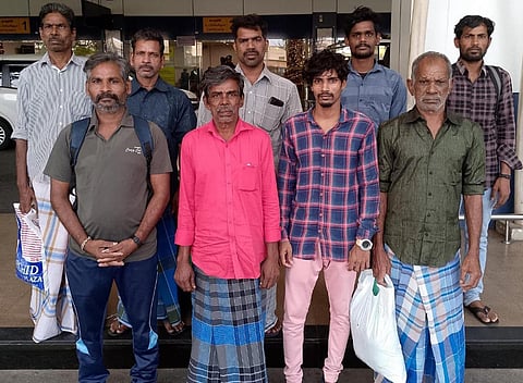 தாயகம் திரும்பிய 9 தமிழக மீனவர்கள்.