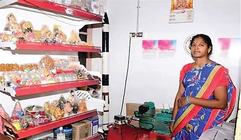 சிலையால் உயர்ந்த வாழ்க்கை | வாழ்ந்து காட்டுவோம்!