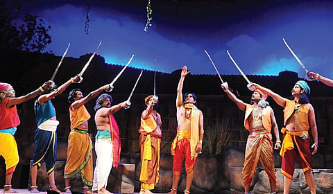 நாடகத்தில் ஒளிர்ந்த பொன்னியின் செல்வன்