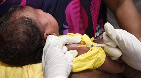 தமிழகத்தில் ஒருங்கிணைந்த தடுப்பூசி திட்டத்தில் விடுபட்ட குழந்தைகளுக்கு சிறப்பு தடுப்பூசி முகாம்: பொது சுகாதாரத்துறை