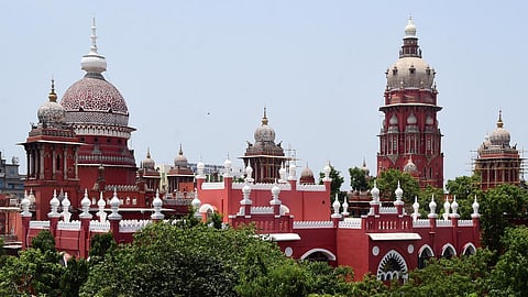 அண்ணா பல்கலைக்கழக மாணவி பாலியல் வன்கொடுமை விவகாரம்: அறிக்கை தாக்கல் செய்ய தமிழக அரசுக்கு உயர் நீதிமன்றம் உத்தரவு