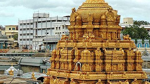 திருப்பதி ஏழுமலையானுக்கு அளித்த காணிக்கையில் ரூ.100 கோடி மோசடி: டிஜிபியிடம் தேவஸ்தான உறுப்பினர் புகார் மனு