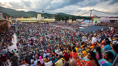 திருமலையில் வைகுண்ட ஏகாதசிக்கு சொர்க்க வாசல் திறப்பு: இலவச தரிசன டோக்கன் விநியோகிக்க சிறப்பு ஏற்பாடு