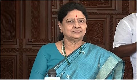 சென்னையில் செய்தியாளர்களைச் சந்தித்த வி.கே.சசிகலா.