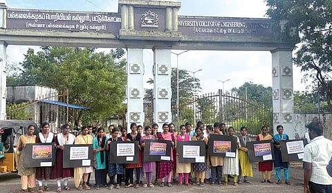 அண்ணா பல்கலை. விவகாரம்: தேவையா இந்த ‘விளம்பரம்’?