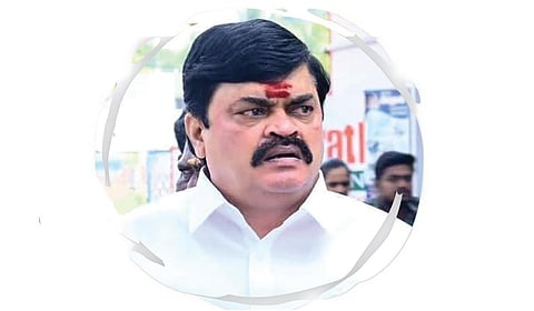 ராஜேந்திர பாலாஜியை காப்பாற்ற நினைக்கிறதா போலீஸ்? - மோசடி வழக்கை சிபிஐ-க்கு மாற்றிய ஐகோர்ட்!