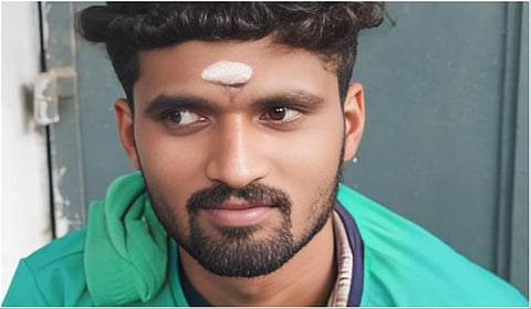 மதுரை அவனியாபுரம் ஜல்லிக்கட்டில் மாடு முட்டியதில் உயிரிழந்த நவீன்