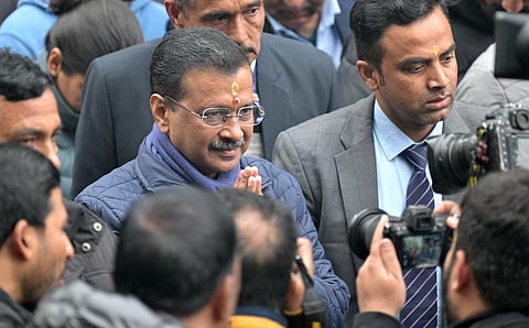 டெல்லி தேர்தலில் அர்விந்த் கேஜ்ரிவால், மணிஷ் சிசோடியா வேட்புமனு தாக்கல்