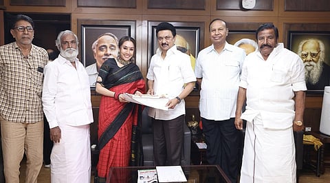 ‘பெண்களுக்கு மரியாதை தரும் கட்சி’ - திமுகவில் இணைந்த திவ்யா சத்யராஜ் புகழாரம்