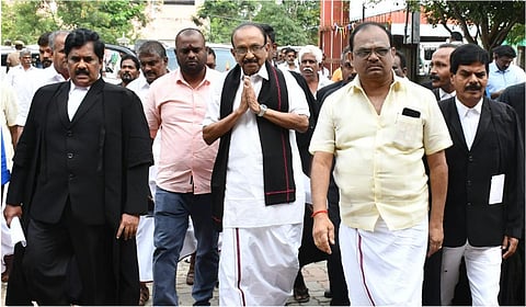 திண்டுக்கல் நீதிமன்றத்தில் ஆஜரான மதிமுக பொதுச் செயலாளர் வைகோ | படங்கள்: நா.தங்கரத்தினம்