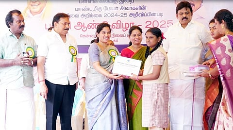 சென்னையில் உள்ள 417 மாநகராட்சி பள்ளிகளிலும் ஆண்டு விழா: முதல் விழாவை சர்மா நகரில் மேயர் பிரியா தொடங்கிவைத்தார்