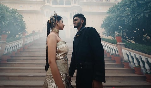 சாய் அபியங்கர் - மீனாட்சி சவுத்ரி காம்போவில் ‘சித்திர புத்திரி’ பாடல் வீடியோ எப்படி?