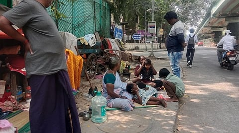 சாலையோரம் வசிக்கும் வீடற்றோர் குறித்து கணக்கெடுக்கும் மாநகராட்சி: வீட்டு வசதியை ஏற்படுத்த நடவடிக்கை