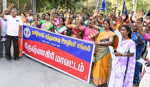 சத்துணவுப் பணியாளர்களின் கோரிக்கை நிறைவேறுமா?
