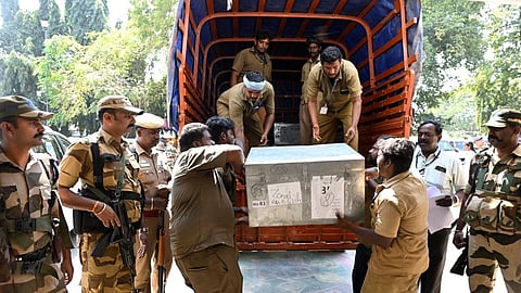 ஈரோடு கிழக்கு தொகுதியில் இன்று பலத்த பாதுகாப்புடன் வாக்குப்பதிவு: களத்தில் 46 வேட்பாளர்கள்; 2.27 லட்சம் வாக்காளர்கள்