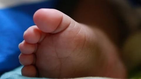 காது குத்த மயக்க ஊசி செலுத்தியதால் 6 மாத குழந்தை பரிதாப உயிரிழப்பு