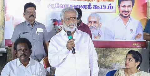 அர்ச்சகர் தட்டில் காணிக்கை போடும் விவகாரம்: கோயில் செயல் அலுவலரின் சுற்றறிக்கை குறித்து விசாரணை