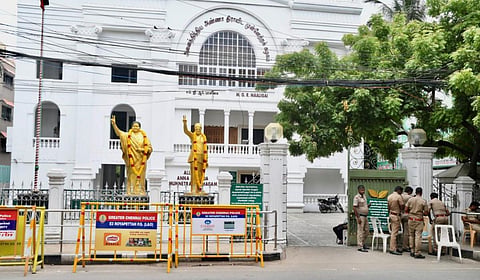பாலியல் வன்கொடுமைகள் | திமுக அரசைக் கண்டித்து பிப்.18-ல் அதிமுக கண்டன ஆர்ப்பாட்டம்