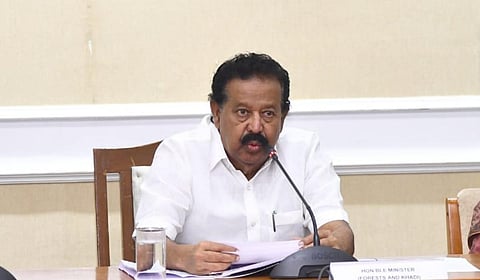 சென்னை தலைமை செயலகத்தில் அமைச்சர் பொன்முடி தலைமையில் ஆமைகள் இறப்பைத் தடுப்பது குறித்த ஆலோசனைக் கூட்டம் நடைபெற்றது.