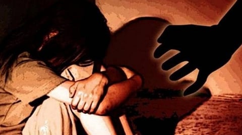 புதுவையில் சிறுமிக்கு ஆசிரியர் பாலியல் தொல்லை: பள்ளியை சூறையாடிய உறவினர்கள்