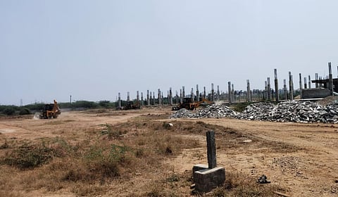 கரூர் திருமாநிலையூர் புதிய பேருந்து நிலைய கட்டுமான பணிகள் மீண்டும் தொடங்கியது