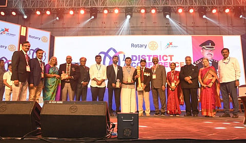 கோவையில் நடந்த ரோட்டரி சங்க நிகழ்ச்சியில் சிறப்பு விருந்தினராக பாஜக மாநிலத் தலைவர் அண்ணாமலை கலந்துகொண்டார் | படம்: ஜெ.மனோகரன்