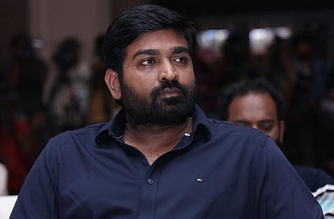 சமூக வலைதளத்தை எப்படி அணுக வேண்டும்? - விஜய் சேதுபதி அட்வைஸ்