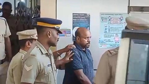கேரள வங்கியில் கொள்ளையடித்தவர் கைது: போலீஸில் பரபரப்பு வாக்குமூலம்