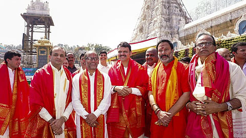 திருப்பதி ஏழுமலையானை தரிசனம் செய்த மகாராஷ்டிர முதல்வர்