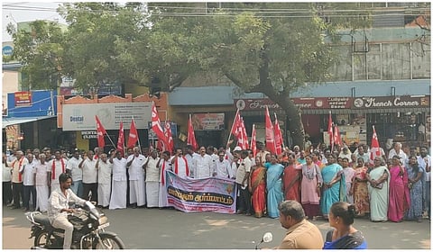 புதுச்சேரியில் புதிய மதுபான ஆலைகளுக்கான அனுமதிக்கு எதிராக இந்திய கம்யூ. போராட்டம்