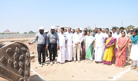 மதுரை மாட்டுத்தாவணி டைடல் பார்க் திட்டத்துக்கு முதல்வர் மு.க.ஸ்டாலின் காணொலி காட்சி வாயிலாக அடிக்கல் நாட்டினார்.