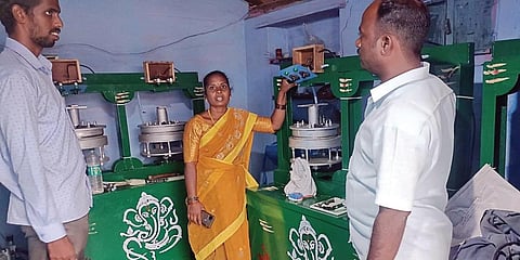 சொந்த ஊரிலேயே சாதித்துக் காட்டினேன்! | வாழ்ந்து காட்டுவோம்