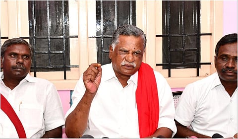 திண்டுக்கல்லில் இந்திய கம்யூனிஸ்ட் கட்சியின் மாநில செயலாளர் முத்தரசன் செய்தியாளர்களைச் சந்தித்தார்.