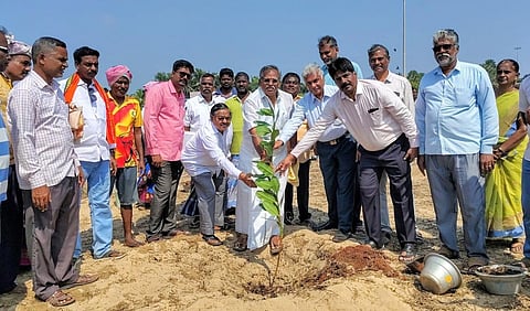புதுச்சேரி கடற்கரையோரம் மணல் குன்றுகளை பாதுகாக்கும் புதிய திட்டம் தொடக்கம்