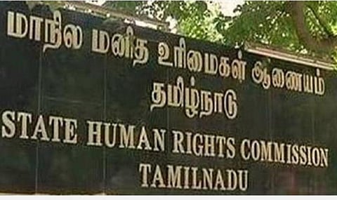 சீமான் வீட்டில் தள்ளுமுள்ளு: காவல் ஆய்வாளருக்கு எதிராக மனித உரிமைகள் ஆணையத்தில் புகார்